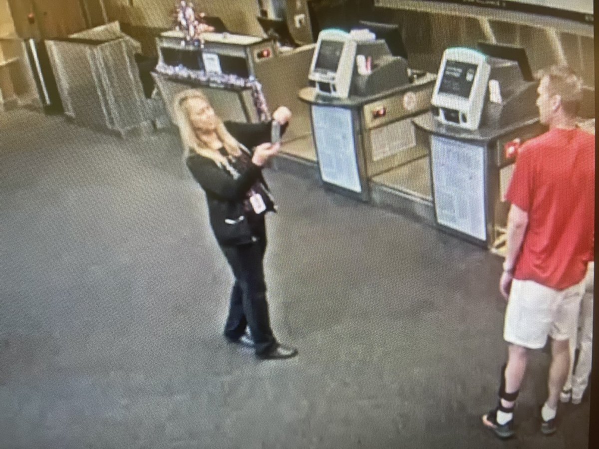 DustinBrandt7's tweet image. United MCI making memories with our customers📸🤳 #BeingUnited #GoodLeadsTheWay @MitchellDonise @holly_fl @GBieloszabski @DJKinzelman @KCIAirport #ConnectingToWhatMattersMost