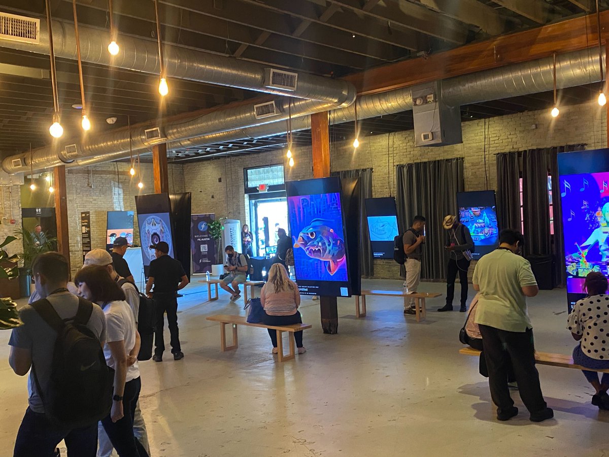 consensus2026's tweet image. At #Consensus2022, emerging artists leaped to compete at CoinDesk&apos;s #DESKCreator Challenge. 

It was an opportunity to be seen on the Consensus stage. 🧵