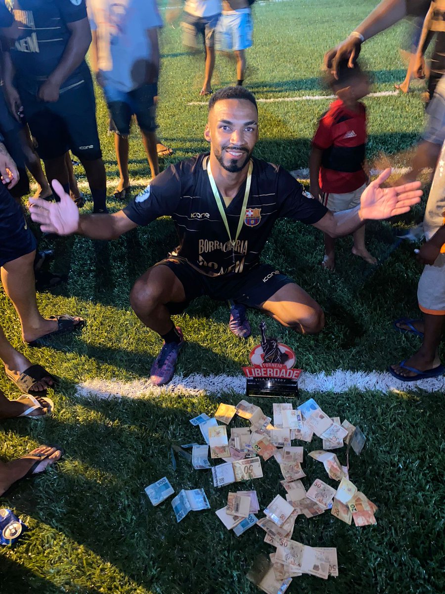 96Drope_10's tweet photo. Sobre o domingo de 2 finais...
Gol nas duas finais ✅
Melhor jogador ✅
Anota +2 ai 🤷🏽‍♂️🏆🙌🏽 https://t.co/YqjvVA0un2