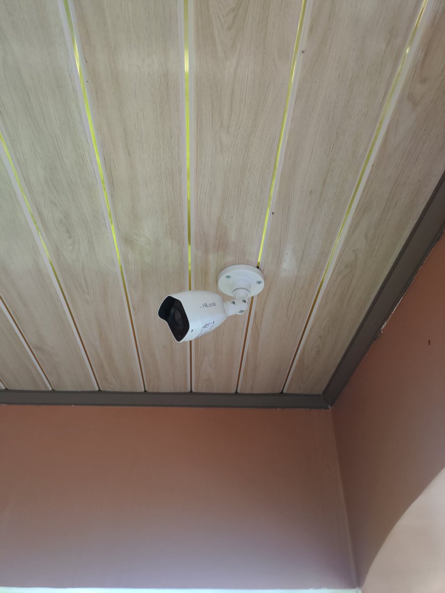 JPSecurity5's tweet photo. Instalación de cámaras Full HD 2 megapíxeles. https://t.co/fNbyGUpJkn