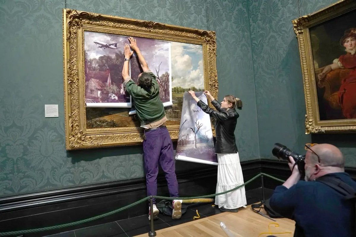 GrumpyArt's tweet photo. If they can get away with this, how often do pictures get damaged by visitors prodding and poking, @NationalGallery? Need more guards, and more assertive guards. These pictures can't be replaced; damage can be masked but never undone. https://t.co/vucoRrBKYt