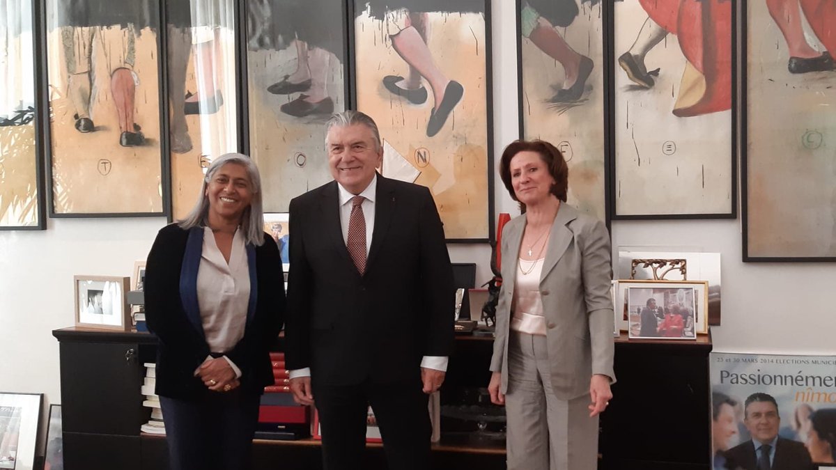France_UNESCO's tweet photo. #PATRIMOINE | @rogerlacanv et Julie Fort se sont rendues aujourd’hui à @nimes pour le Comité du bien de la Maison Carrée, réunion importante et décisive pour son inscription sur la Liste du #PatrimoineMondial de l’@UNESCO
@j_paulfournier @NimesMetropole https://t.co/zT2nowUDcV