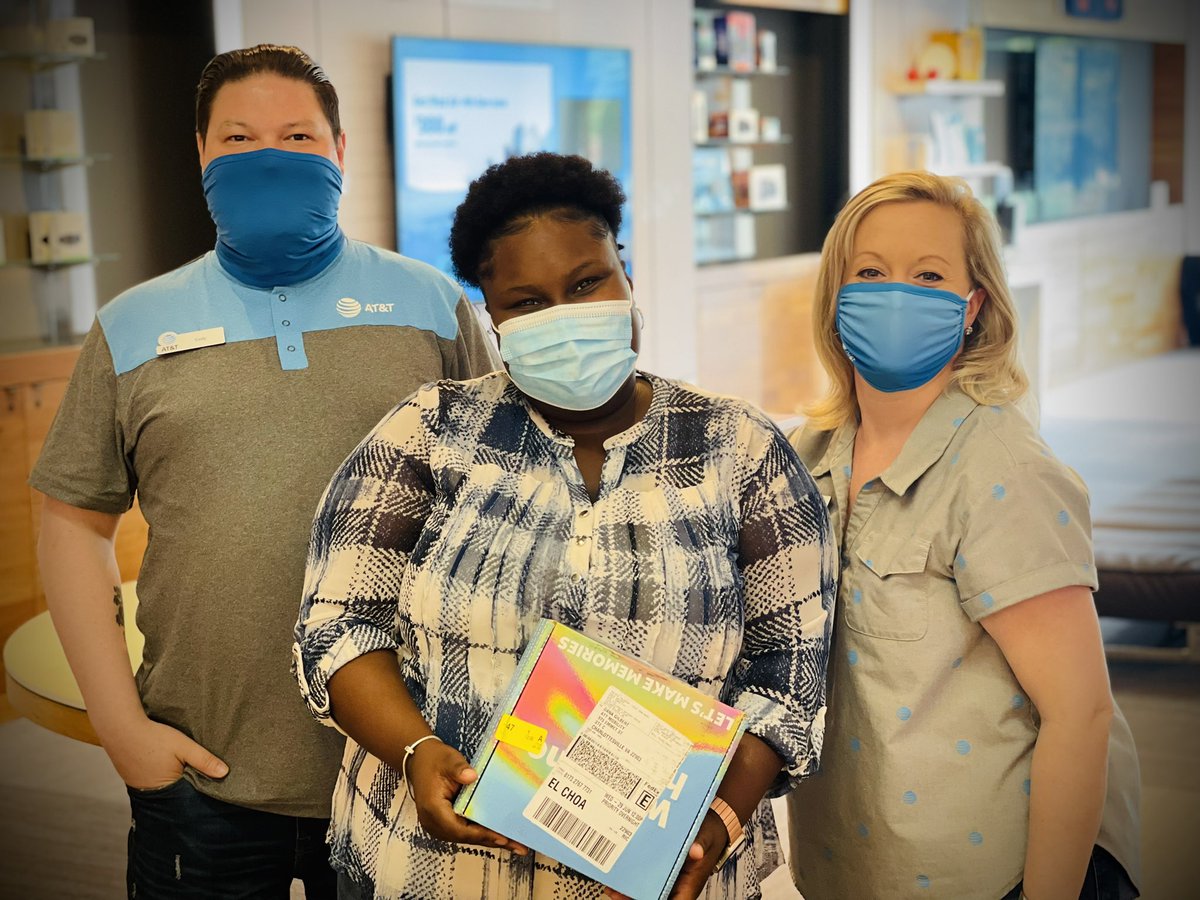 🚨New Hire Alert🚨 I have the pleasure of introducing to everyone our new member at 🐻❌ Dana Gilbert!! <a href="/DanaGil23/">Dana Gilbert</a> We are excited to have you with us and look forward to the great things you will accomplish!!! #MASFirstDayBestDay @MASUnitedTeam <a href="/404girl/">Betsy Francis</a> <a href="/DaleB1/">Dale S. Brown</a> <a href="/hoonign24/">Denny Chung</a>