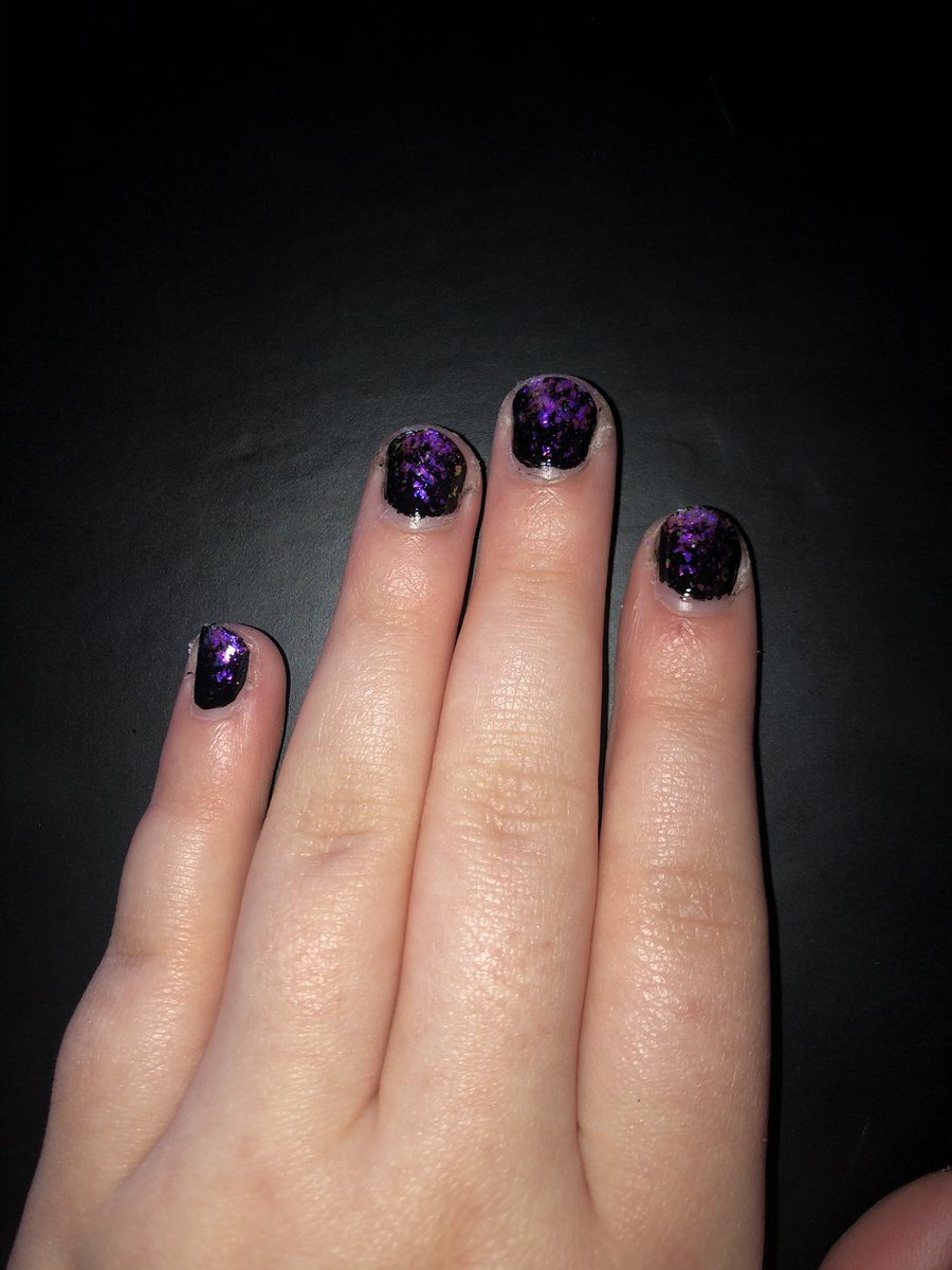 BleachCrying's tweet photo. After watching @nailogical for a good 6 years I finally caved bought some @holotaco nail polish and painted my nails and I am obsessed this is the best my nails have EVER looked and I did it MYSELF I haven’t painted my nails in years https://t.co/zAC0I9DOn7