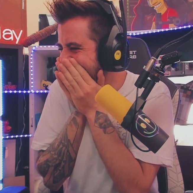 minaplay04's tweet photo. ríete siempre. 🤍 https://t.co/n7hsAwoG5w