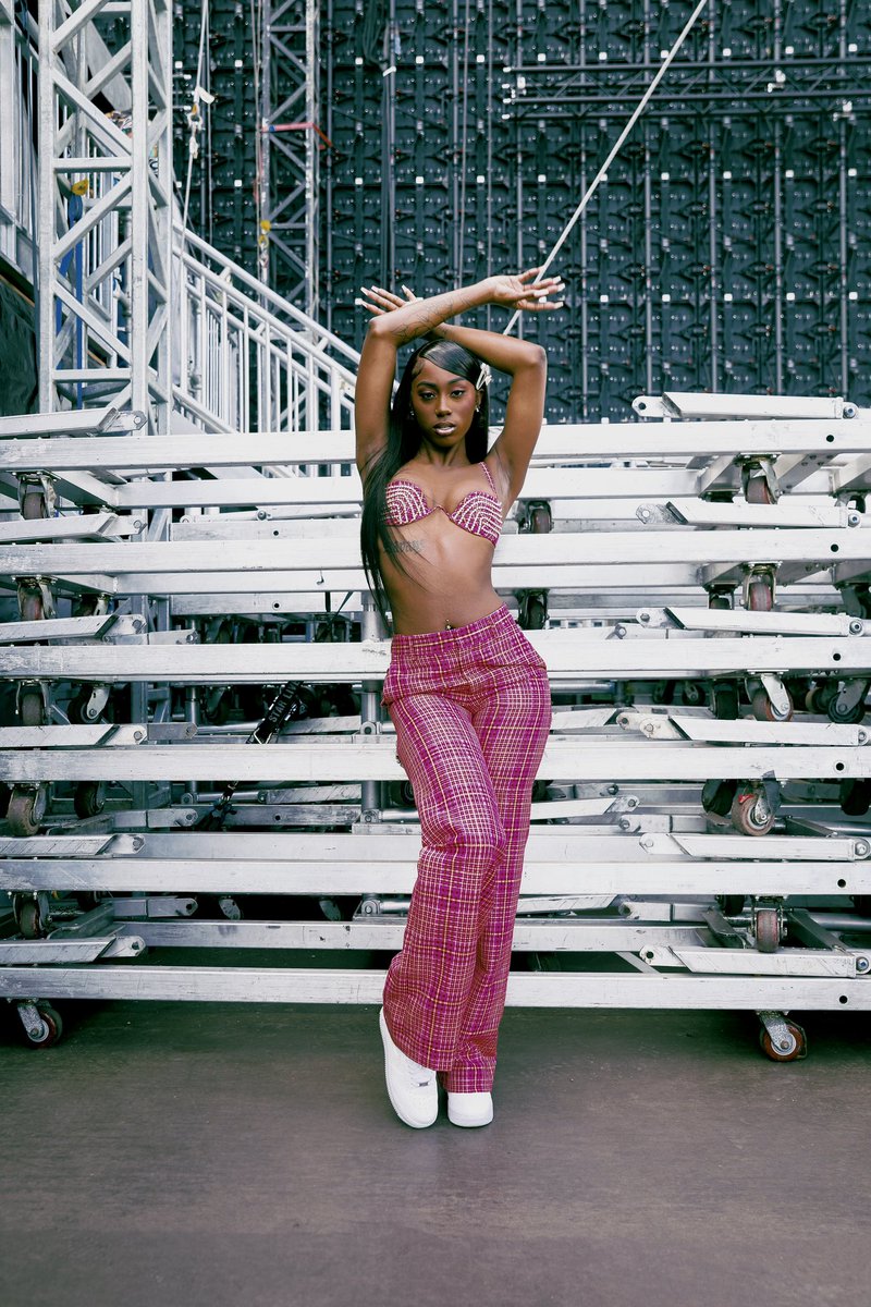 FLOSKI✰ tweet media