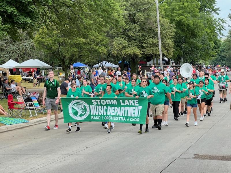 Did you see us in the parade? It was a blast sharing our music with some of the best people in the world. Happy 4th of July to everyone! #HCEP #AmericasSchool #GoBand