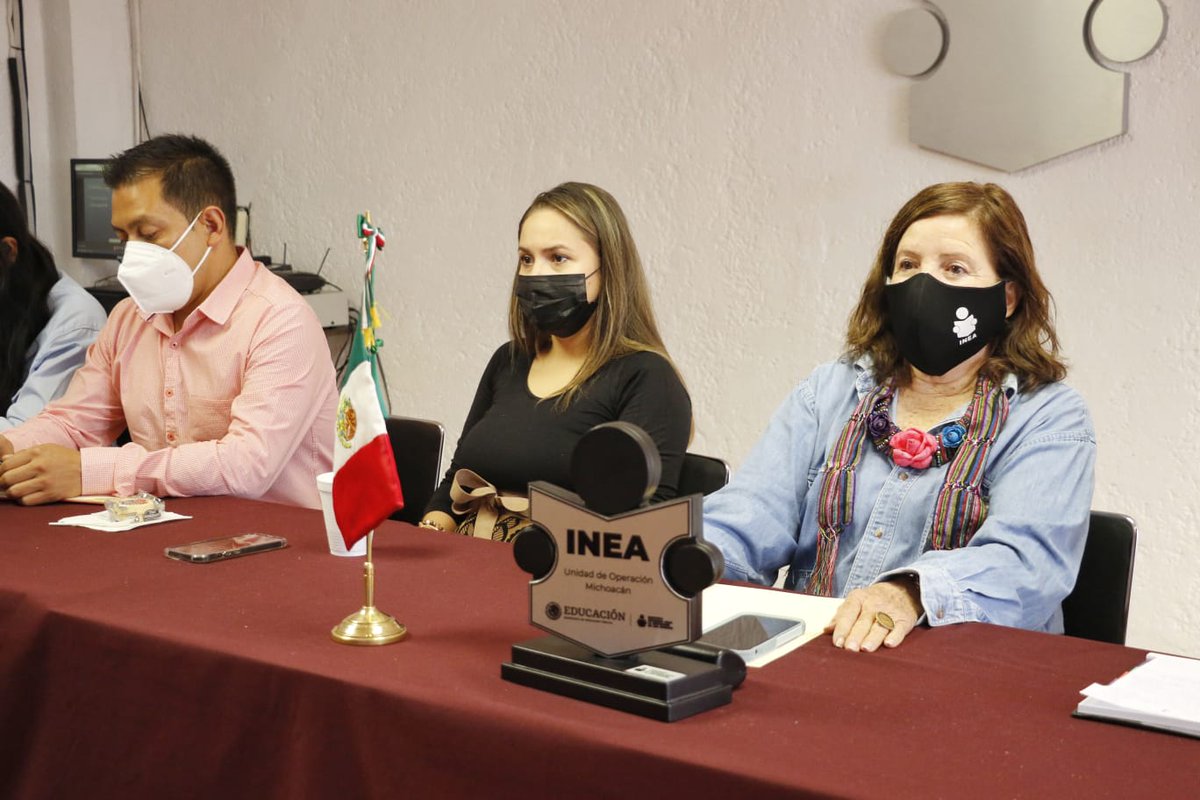 INEA_Mich's tweet photo. En seguimiento al PGM Anual de Capacitación 2022 y dar cumplimiento al factor de "Liderazgo" en Materia de Rec. Hum. se desarrolla el Taller "Liderazgo Directivo", impartido por el Mtro. Horacio Mendoza, en el cual participaron mandos medios y personal de confianza del #INEAMich. https://t.co/932toENyO2
