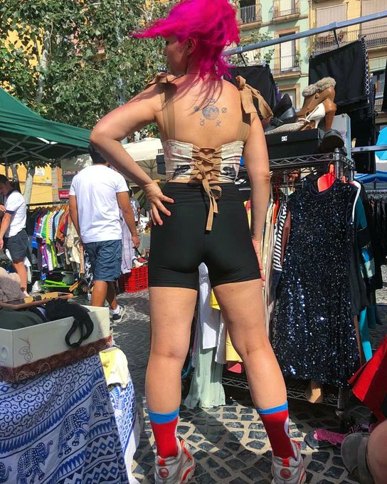 Pocas veces me ver&eacute;is tan vestida https://t.co/7FHoBcNX9b