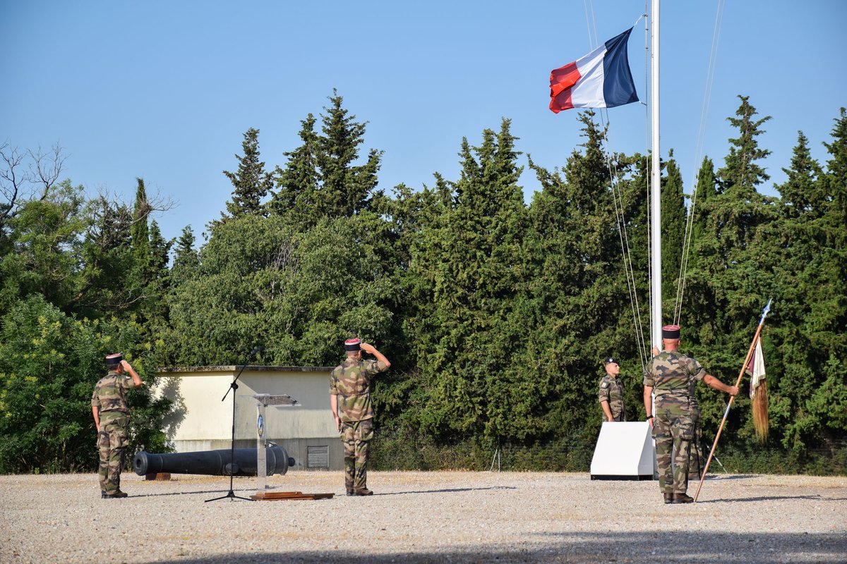 Aux dernières couleurs du colonel Pierre Pillebout, celui-ci a voulu remercier tous les personnels du régiment, pour leur investissement sans faille durant son mandat. 

Demain, le colonel Thomas Jehanno prendra sa place, avec déjà de nombreux défis qui s’annoncent. 

#ÊtreChef