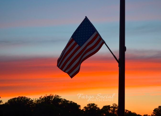 gofargosocial's tweet photo. We are the red, white and blue
We're the colors of the sunset too
All together now
Voices sing
With humanity avow --
Let. Freedom. Ring.
#Happy4th #Happy4thofJuly #IndependenceDay
#Fargo #WestFargo #NorthDakota #FargoMoorhead #Minnesota #ilovefargo https://t.co/ao8BsNCsRo