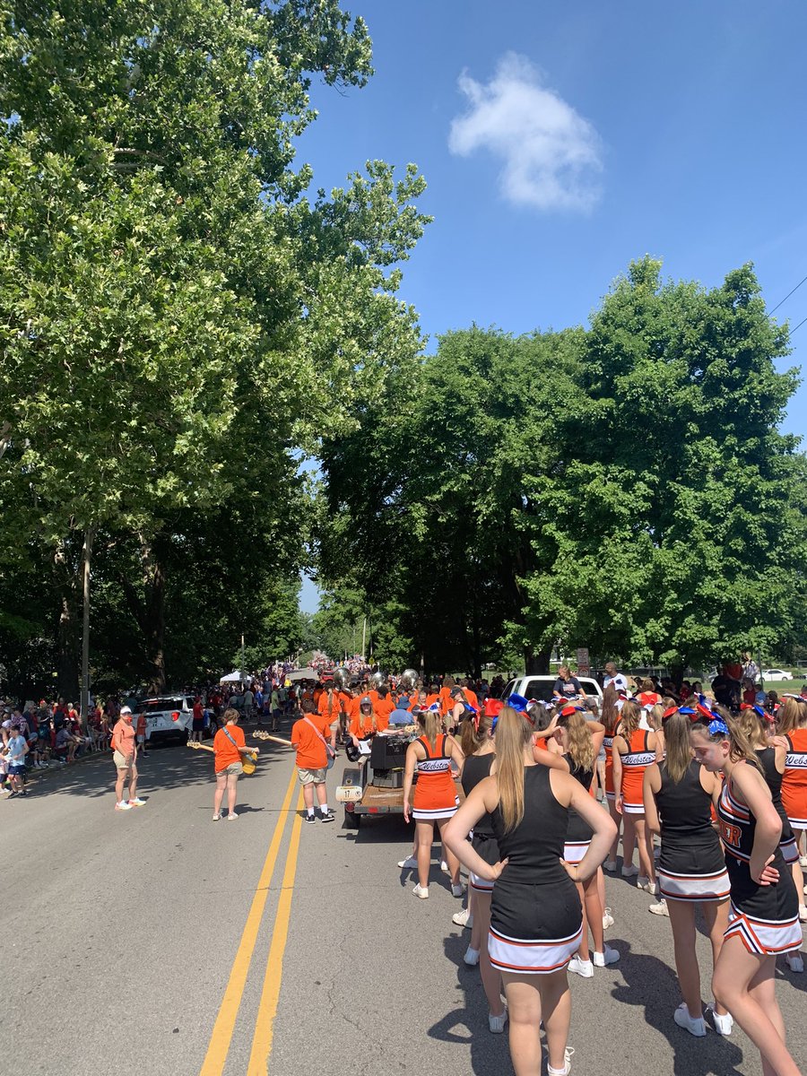 StatesmenHoops's tweet photo. 🍳 Team breakfast courtesy of @CoachRaimondo &amp; @JalenPurvey 
💍 season
🇺🇸 WG 4th of July Parade

Great having the squad back together https://t.co/yN6PO2N6ya