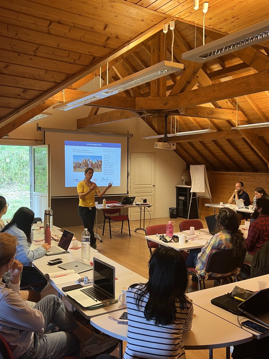 Engaging discussion with @SchwanderTanja from @unil on the transition from obligate sex to parthenogenesis in insects and implications on genome evolution! #TULIPSummerSchool22 🌷