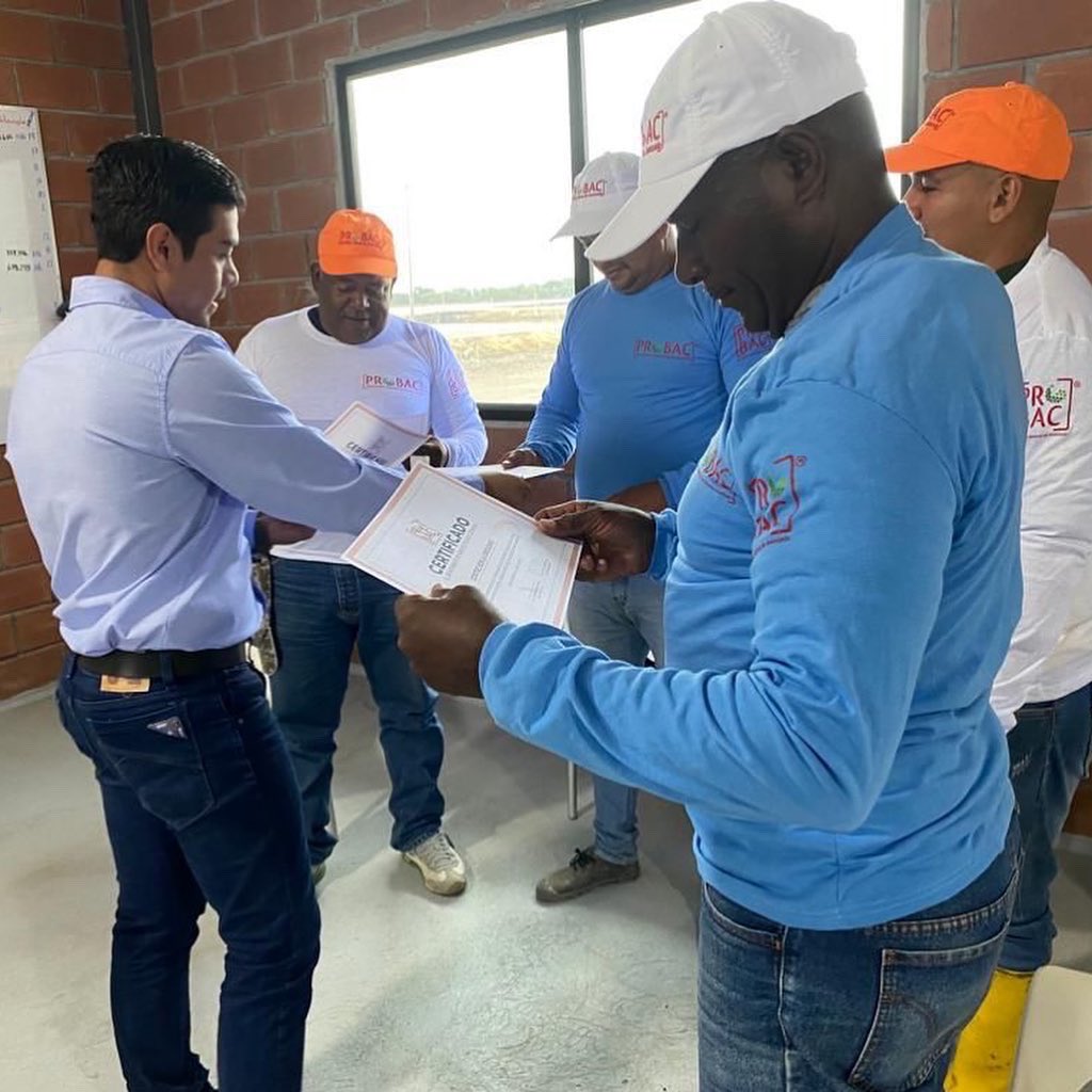 PROBACSA's tweet photo. Diseñamos este programa dirigido para el área de #producción donde no sólo consolidamos conocimiento del área técnica, también se habló de temas de
#pensamientocrítico para la resolución de problemas y
toma de decisiones.
——————-
PROBACSA https://t.co/AOghOLhE19