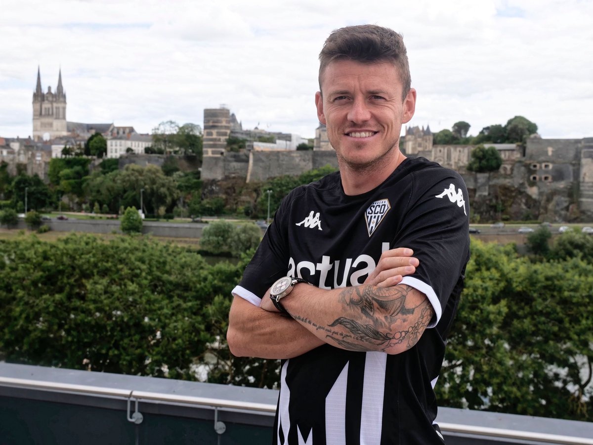 Pierrick15 (@pierrickcapelle) on Twitter photo Heureux de vous annoncer ma prolongation avec mon club <a href="/AngersSCO/">Angers SCO</a> jusqu'en 2023 ! 
L'aventure continue !! Heureux de vous annoncer ma prolongation avec mon club <a href="/AngersSCO/">Angers SCO</a> jusqu'en 2023 ! 
L'aventure continue !!