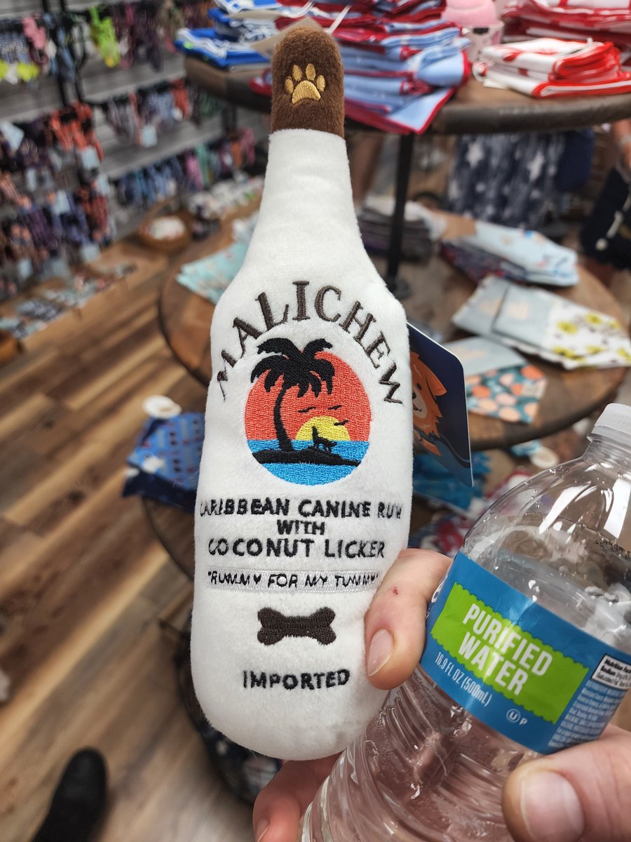 ChefOso89's tweet photo. Found a pet store in downtown Annapolis, and it's full of these amazing liquor bottle chew toys 🤣
#furry #puns #punsofdamage https://t.co/I3XK1kFETj