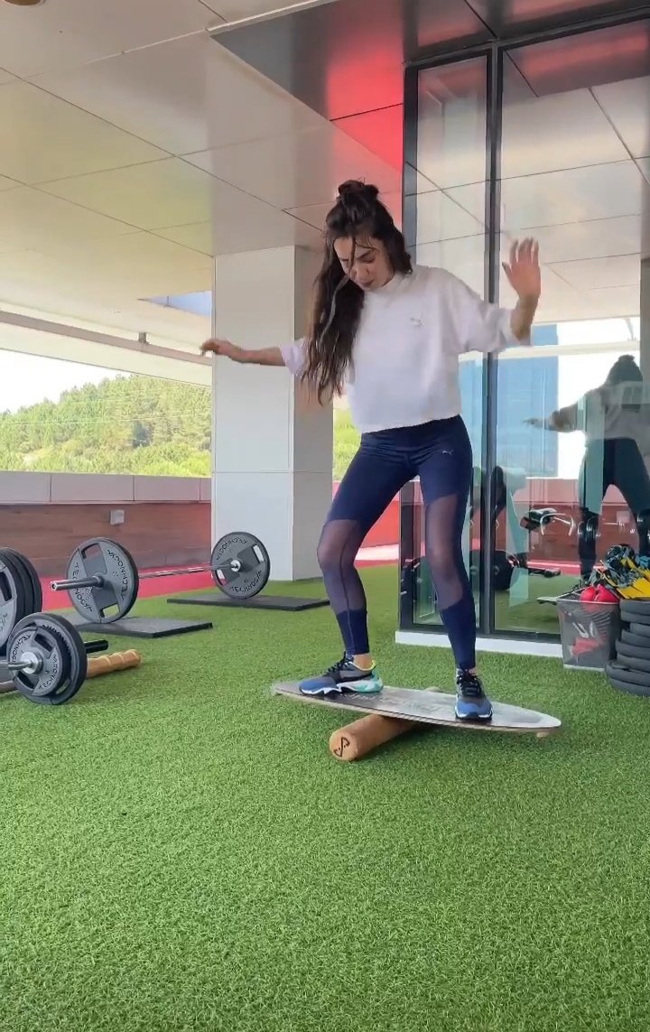 burakneslih's tweet photo. @neslihanatagul #neslihanatagul #NeslihanAtagül #nealihatagul #nihan #atagul 🤟🤟🧿🤍❤️🏋️ https://t.co/vtX4DFAzIH