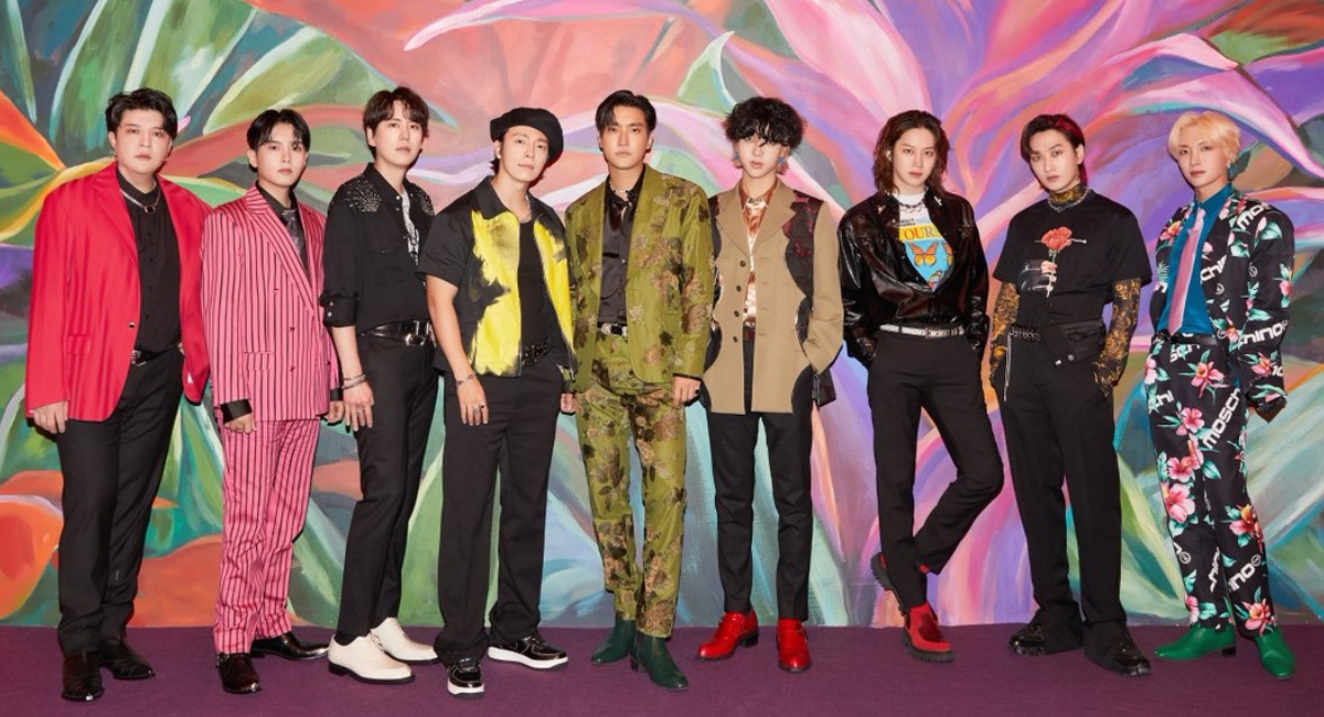 allkpop's tweet photo. #SuperJunior channels tropical vibes in new concept photo for '#The_Road_Keep_on_Going' comeback
https://t.co/cQOJDtzON4 https://t.co/AfDfOPmc7l