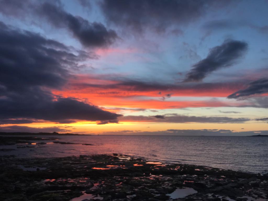 Once again some beautiful pictures from tonight's sunset