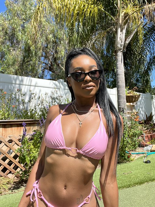 California sun really hit different 🥵 https://t.co/zgwUQscuvU