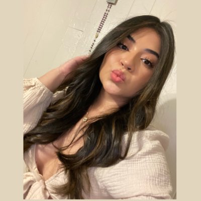 Magalysantos_15's tweet photo. #NewProfilePic https://t.co/XQwcwTqEWp