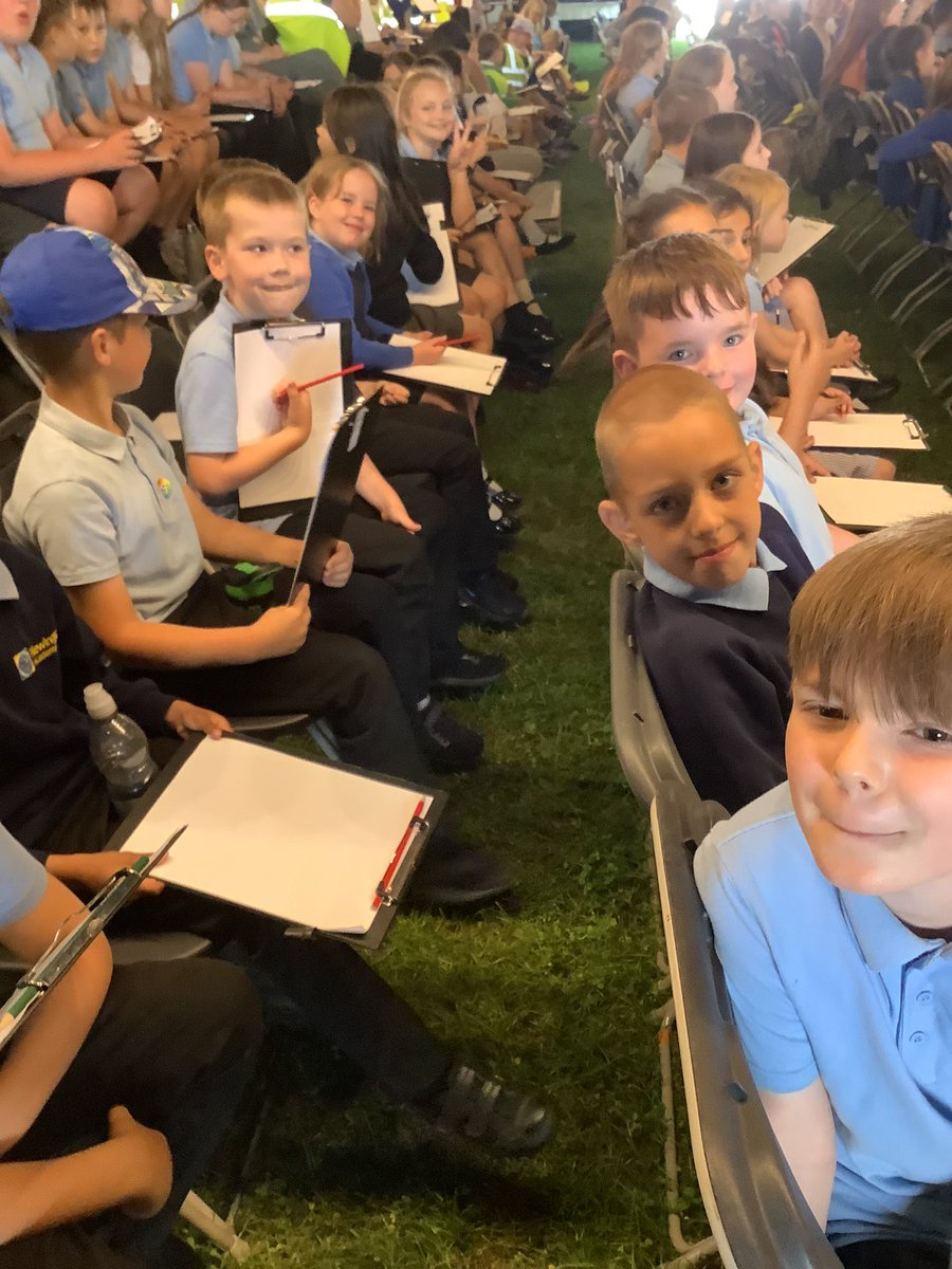 We loved our visit to The Big Malarkey to meet JAKe - illustrator for Lucasfilm, learning how to draw STAR WARS characters. <a href="/JAKeDetonator/">JAKe</a> <a href="/wearenewington/">Newington Academy</a>