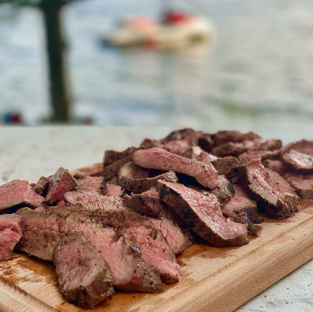 For our Fourth of July cook I saved a couple of beautiful Tri-Tips from my friends at @bucciarellisbutchershop…and they didn’t disappoint!
•
Dusted with @psseasoning Team USA and cooked over @fogocharcoal and @smokeyourbourbon blocks on the @biggreenegg MiniMax lakeside. 
•
…
