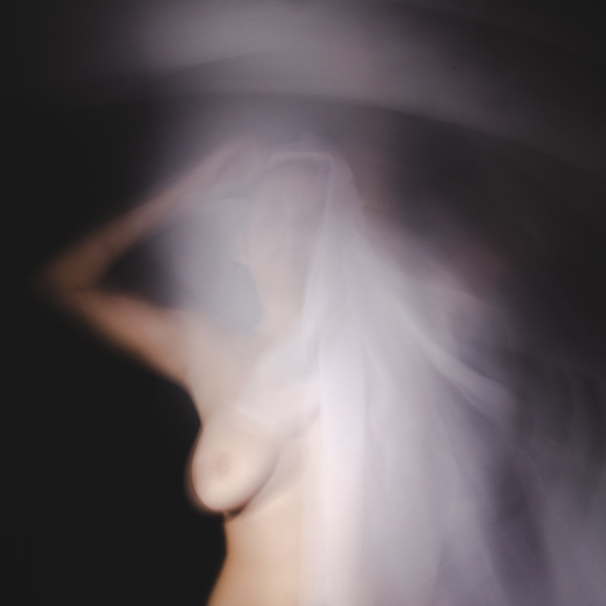 Joining the #1of1 <a href="/1of1xtz/">❤️‍🔥 1/1 on Tezos - A Showcase of Rare Art</a> week

“Ghost form the past” represents all the women being hunted by the ghost of breast cancer living in their family generation after generation 🧬

Please share, support and bring awareness to women with breast cancer 💗

objkt.com/asset/KT1Nx6R6…