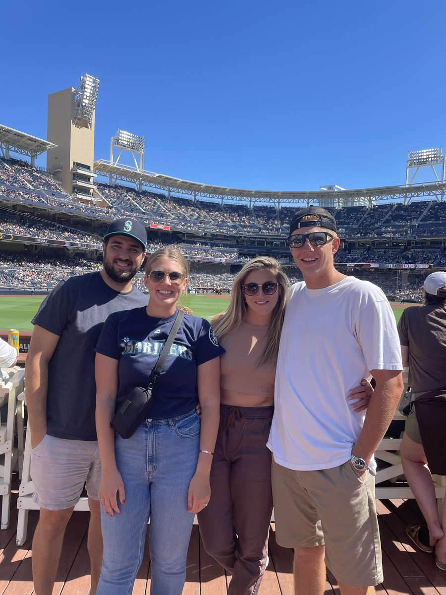 Here to watch the best rookie in the league #WhereIRoot <a href="/ROOTSPORTS_NW/">ROOT SPORTS™ | NW</a> #GoMs