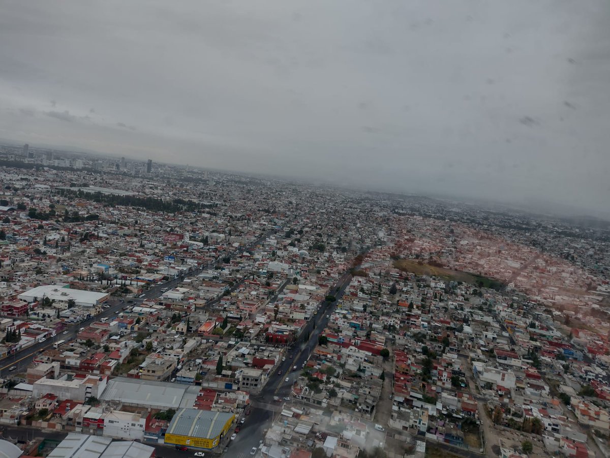 SSC_Pue's tweet photo. #Entérate 🚁 | Para bienestar de la ciudadanía, en trabajo coordinado con @SSPGobPue, realizamos recorridos Aéreo-Terrestres en diversos puntos de la ciudad.
👮♀️ Inhibimos la comisión de delitos.
#ContigYConRumbo ➡️ https://t.co/1pDdU0huoy