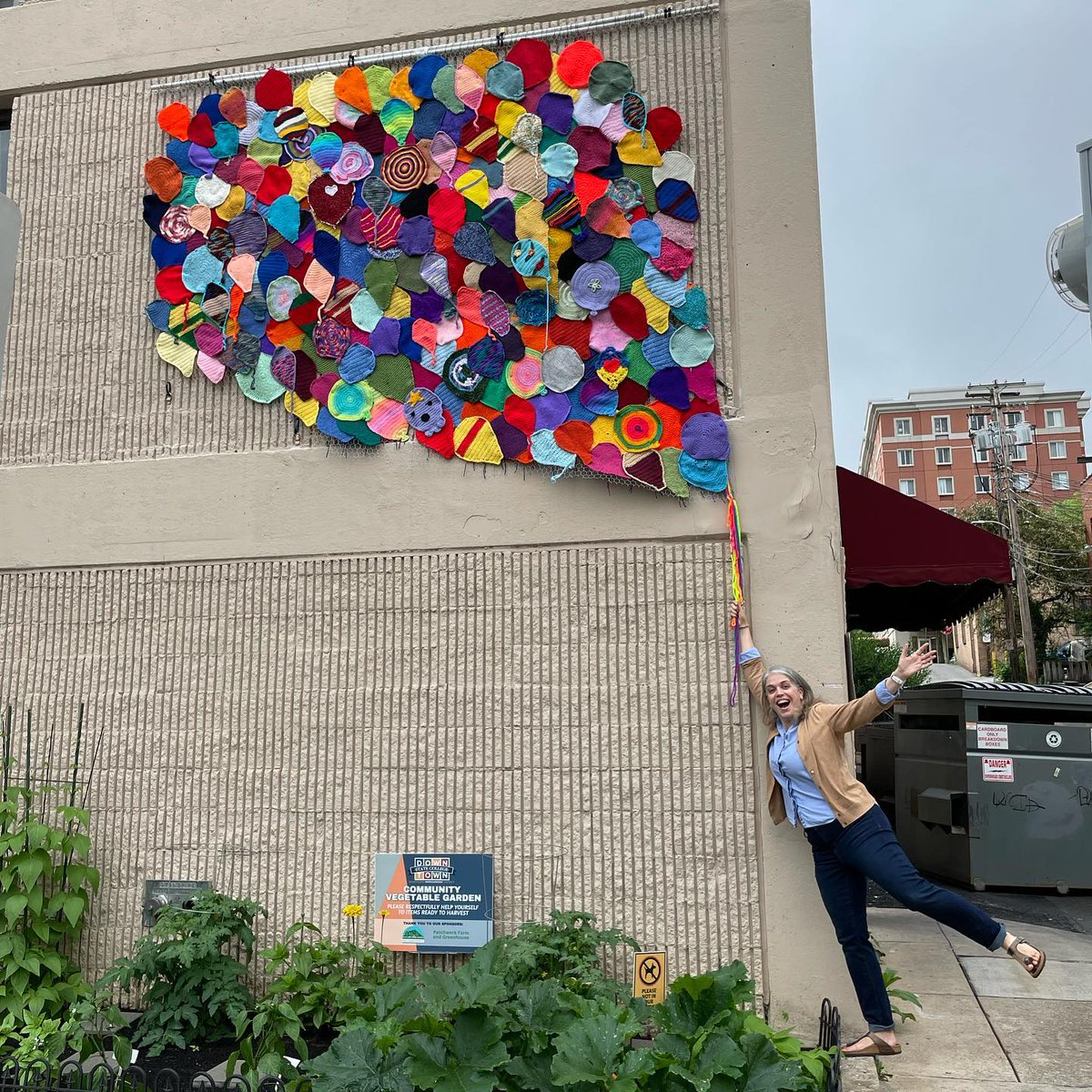 PSU_SoVA's tweet photo. Check out the new community yarn mural in Calder Alley!
Stop by to see this unique community piece right outside of House of Kashmir!
#psuarts #sovasogood #psusova @DSCID https://t.co/pYguynjgyl