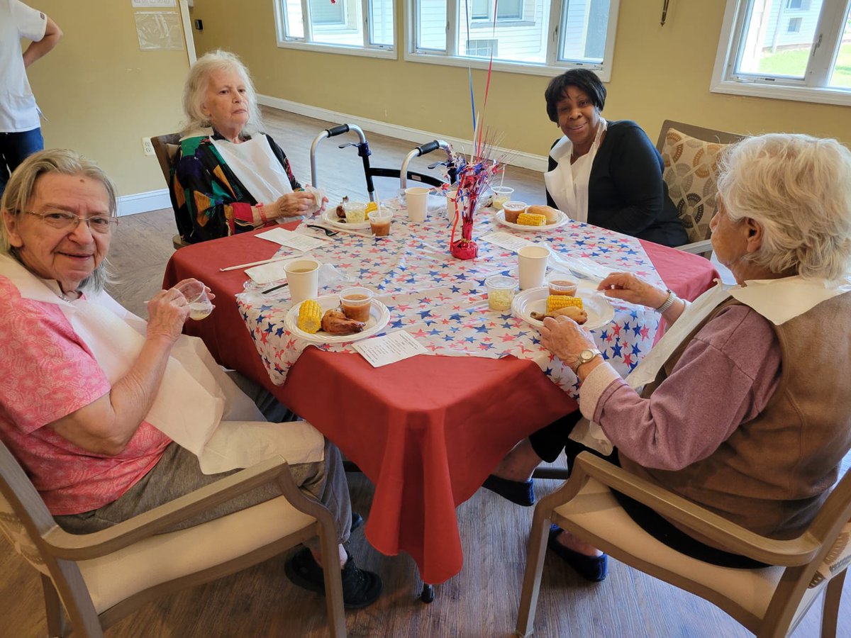 excelatManalap1's tweet photo. Our residents enjoying a lovely 4th of July BBQ!
#4thofJuly #IndependenceDay #heretoexcel #excelcare #excelcareatmanalapan https://t.co/gjM3Bu7Mzz