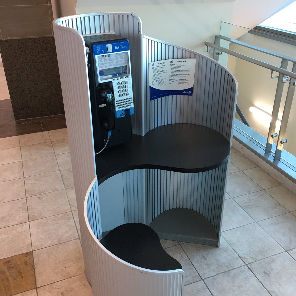 TheErickLee's tweet photo. A pay phone with #mathcurves for #MathPhoto22. https://t.co/HPzssJbKyX