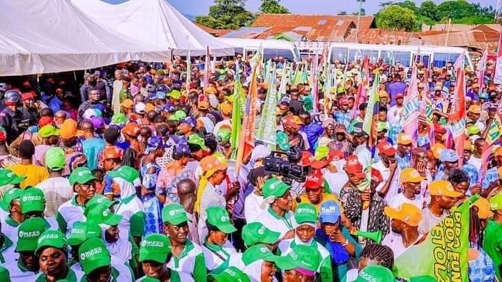 Imranmuhdz's tweet photo. Babajide Sanwo-Olu, Ganduje joined APC Campaign Trail in Osun https://t.co/PbStDG6ftD