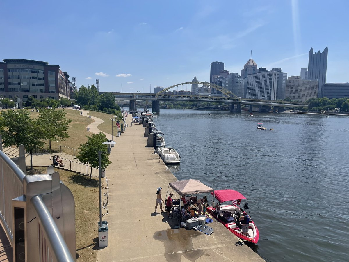 astockeyWTAE's tweet photo. Pittsburgh getting ready to celebrate our nation’s 246th birthday. The view from the north shore this morning. Live preview of the festivities tonight at 4pm. #wtar #July4th2022 https://t.co/a4Vrxf4pXp