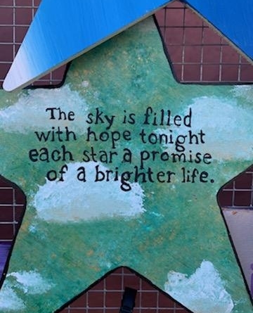 starsofhopeusa's tweet photo. Thank you so much to everyone who participated in this project, and for thank you to everyone who keeps hope, love, and goodness in their hearts.
Happy 4th of July everyone!
#starsofHOPEusa #hopeheals #emotionalhealing #communitysupport #communityhealing #oxfordstrong https://t.co/hKuNKSNxZQ