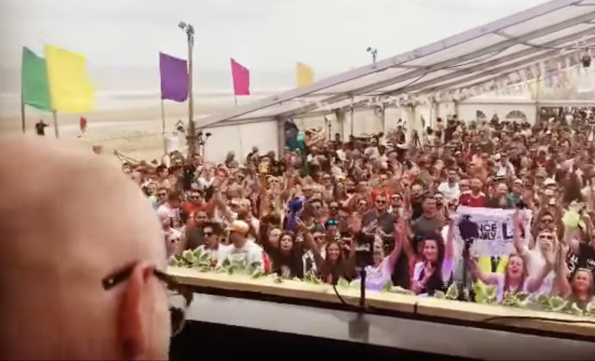 Here's my set from the Friday Main Stage at Luminosity Beach Festival 🌞

bit.ly/lumi-friday-so…

#luminosity #puretrance #trancemusic #mainstage #beach