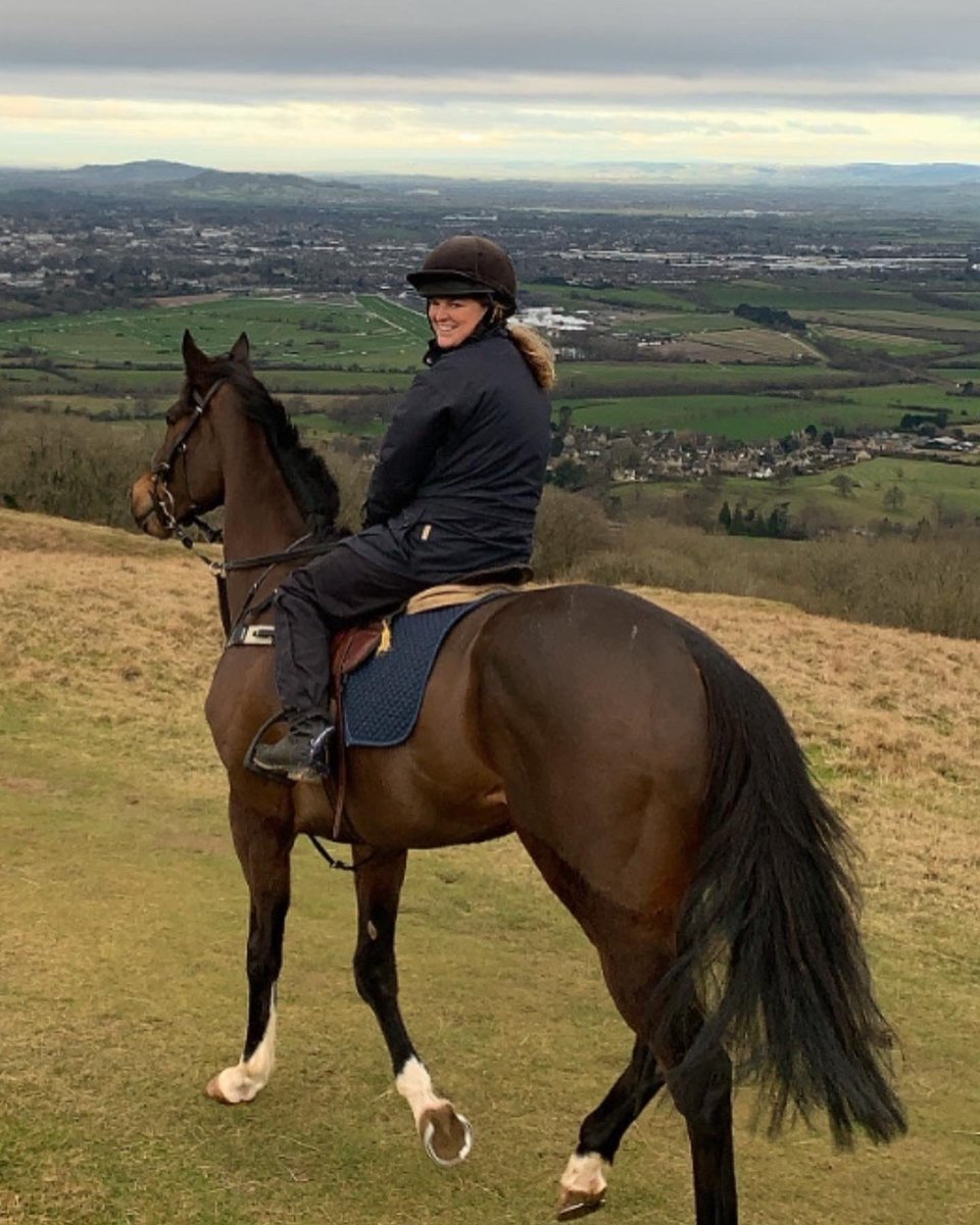 EJBishopRacing's tweet photo. A very Happy Birthday @HarrietLouiseWh 🥂🍾🎂🎉#topbird https://t.co/ZgXxvGpP30