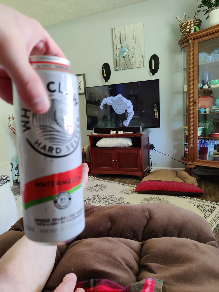 Birdz_th3_Word's tweet photo. Celebrating #4thOfJuly house/petsitting, sipping white claws, &amp; binging shows. 
#relaxedAF #Happy4thofJuly https://t.co/7vtEb8HDLl