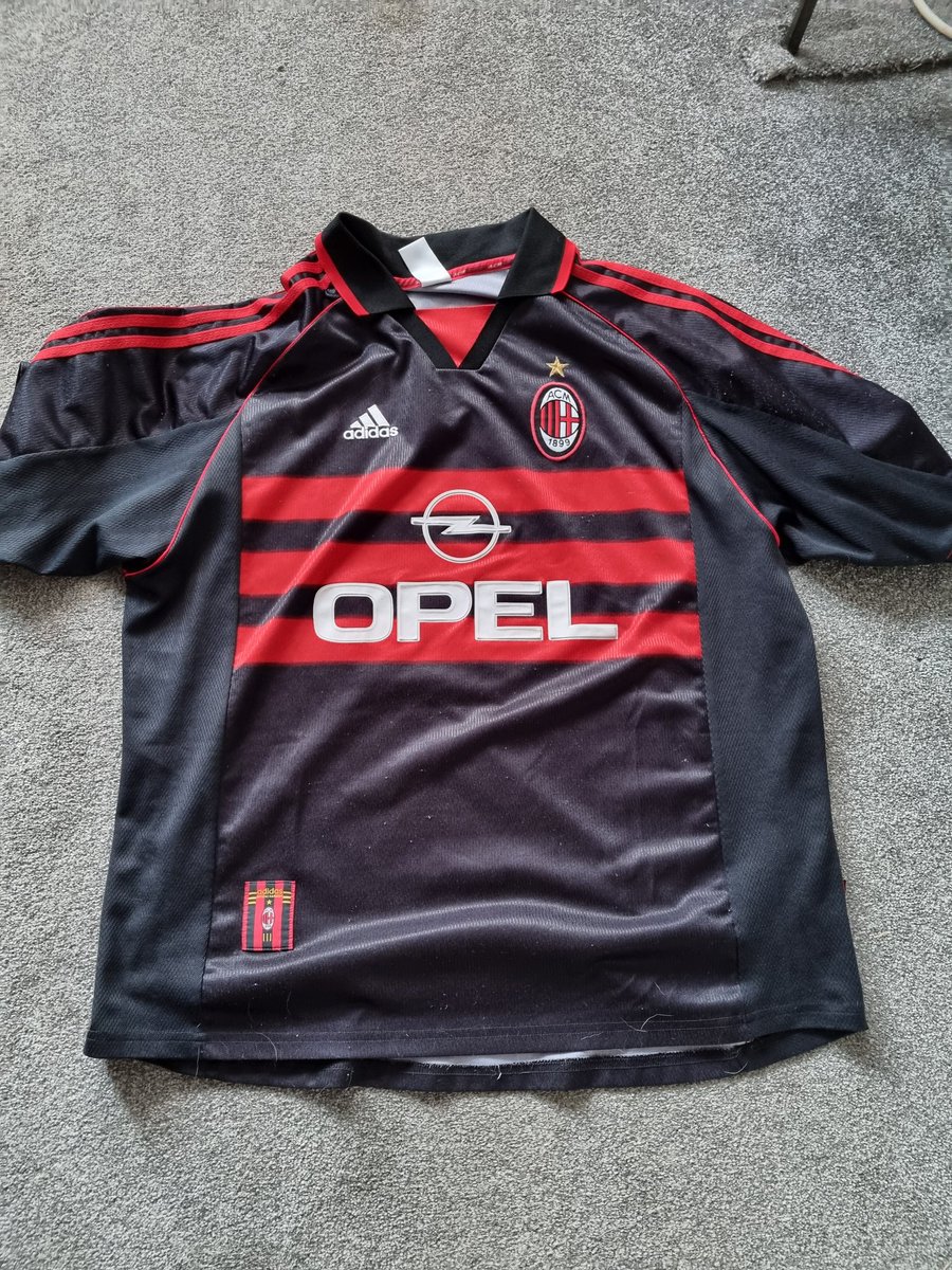 ianm1982's tweet image. It's finally here and let's face it  90s @acmilan shirts shirts just hit different #ForzaMilan 98/99 3rd #MilanCollection