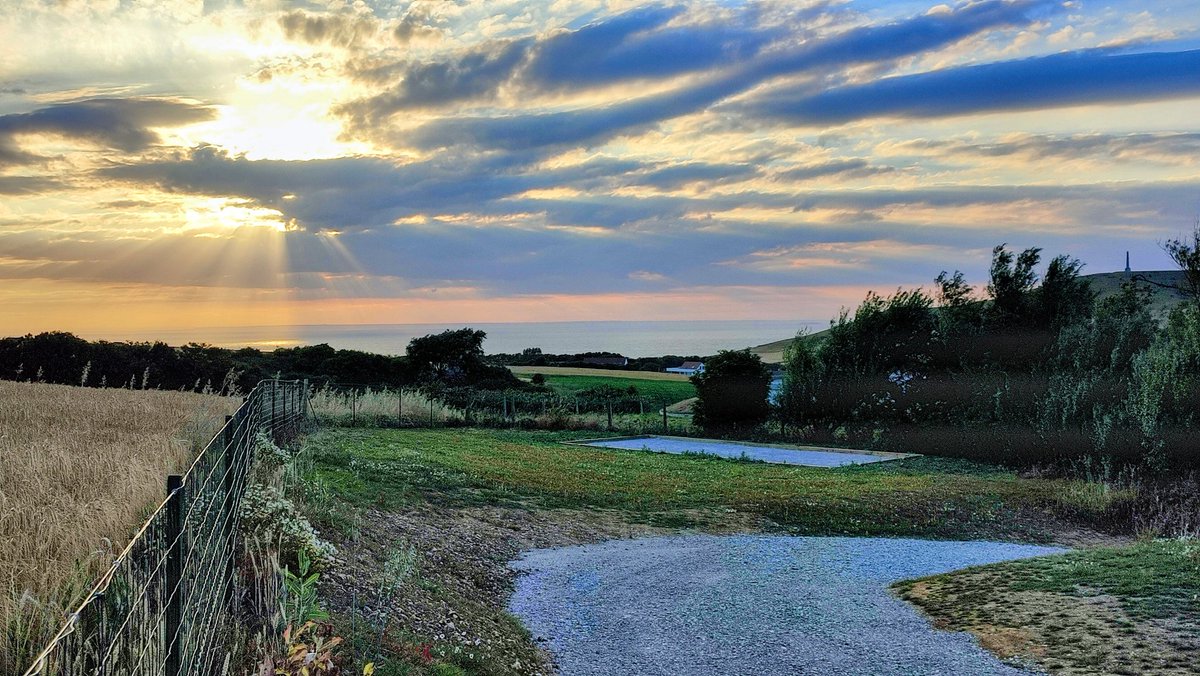 thealso's tweet photo. #PandaCamp France has been established
The views aren't too bad https://t.co/UZfojenn70