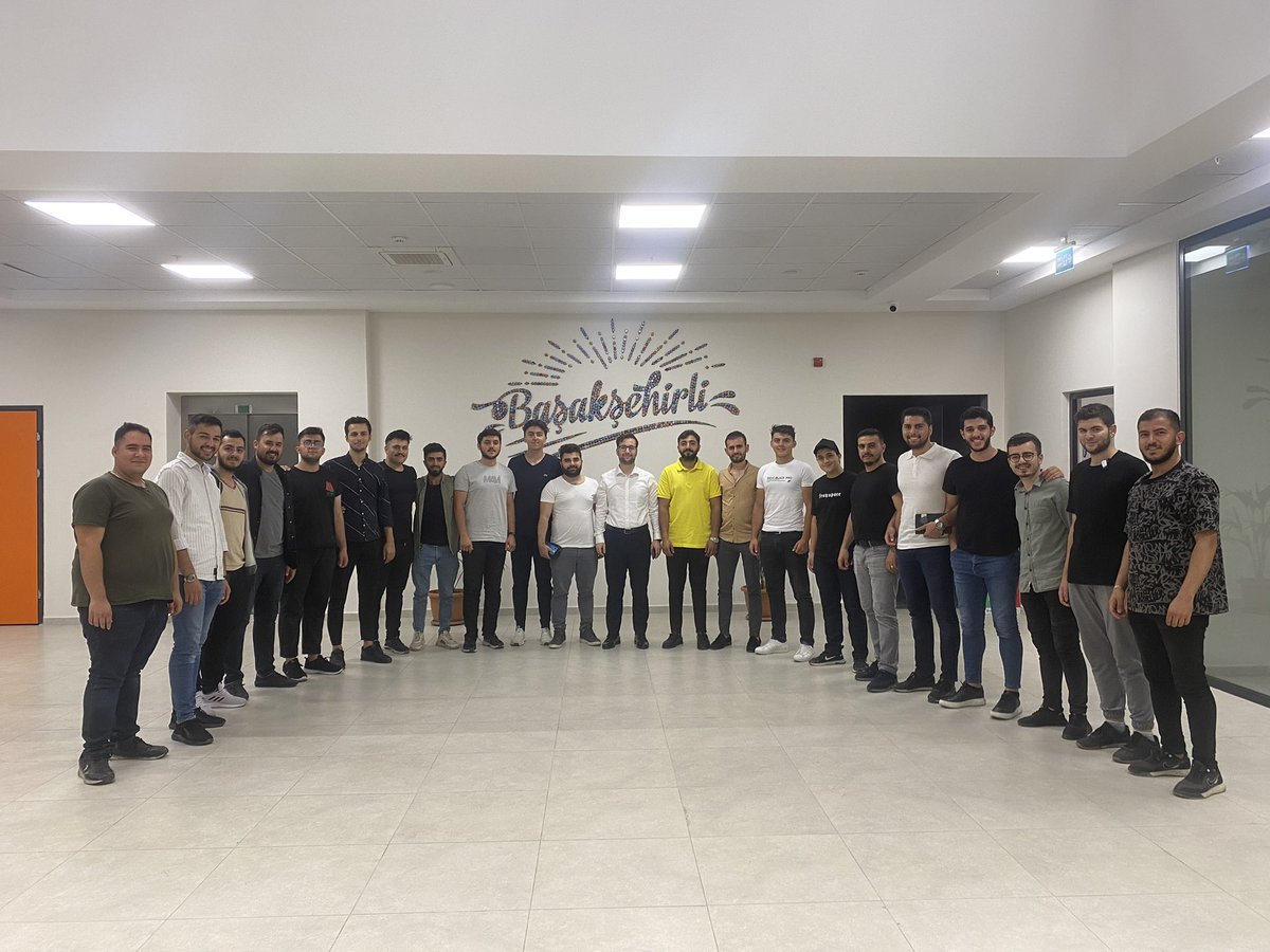 Güvercintepe Gençlik Merkezi’nde Gençlik Kolları Başkanımız <a href="/gulumseyenn/">M.Nurettin Gülümseyen</a>’in katılımıyla Mahalle Başkanları toplantısı gerçekleştirildi.

🧿 Öncü Şehrin, Öncü Gençliği