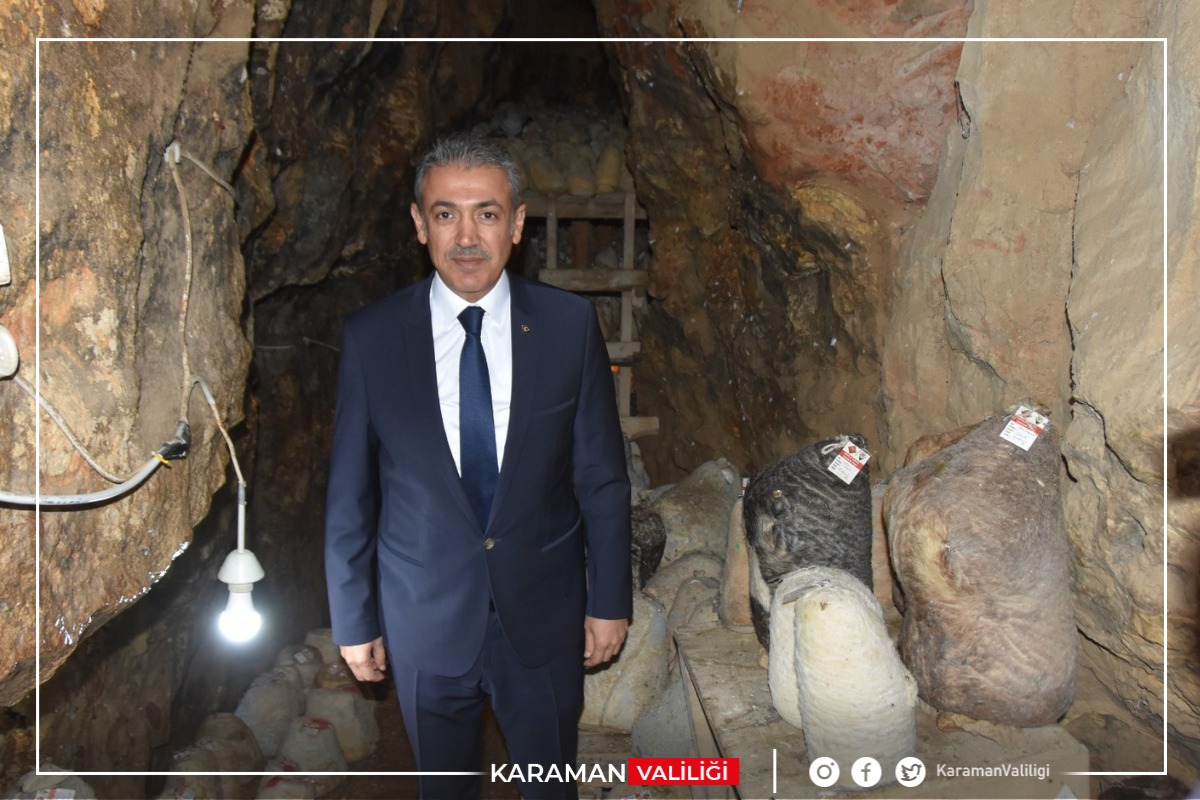 KaramanValiligi's tweet photo. 🔸Valimiz Sayın Tuncay Akkoyun Ayrancı ilçesinin Divle köyünde yer alan Divle Obruğu’nda incelemelerde bulunarak Karaman’ın tescilli lezzeti Divle Obruk Peyniri hakkında bilgi aldı.
#DivleObrukPeyniri
#Ayrancı
#Divle https://t.co/1C6SYwGeVw