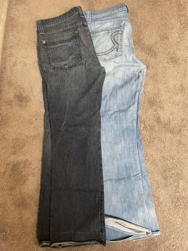 StevenBabbActs's tweet photo. wooooow!
i havenβt worn these in YEARS π
can i still Rock these Republics,
or naw? π€π€£
#RockAndRepublic
#ThrowBackFits https://t.co/YinB7Zv4Eb