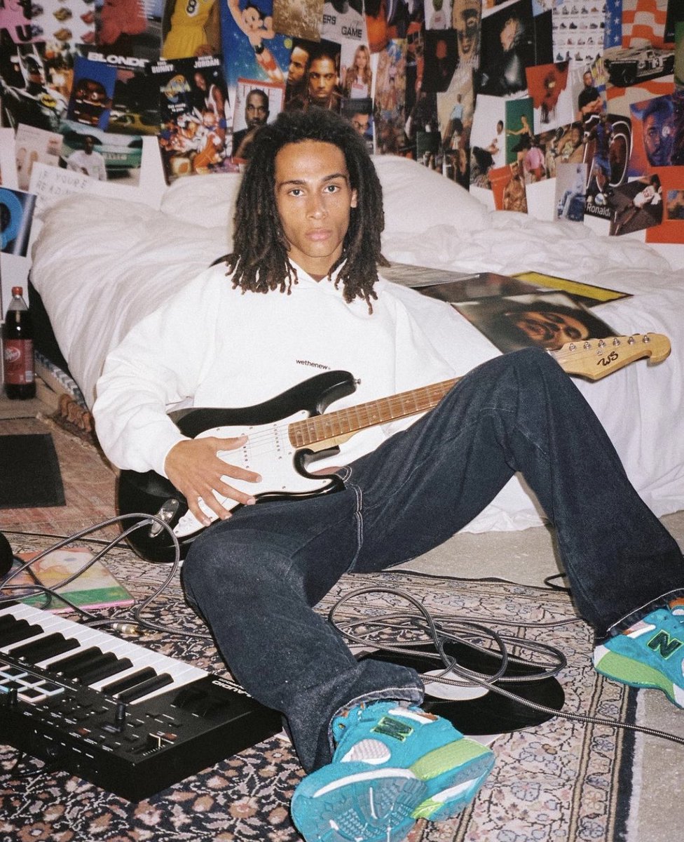 Purplezaez's tweet image. Me for Wethenew