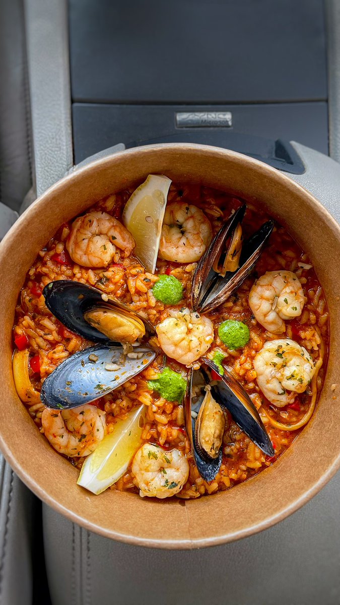 • بايلابان - PaellaPan 
أخيراً مطعم جديد متخصص بالباييلا 🥘
طبق اسباني تقليدي لذيييذ 😻
روبيان وكالاماري ومحار ورز