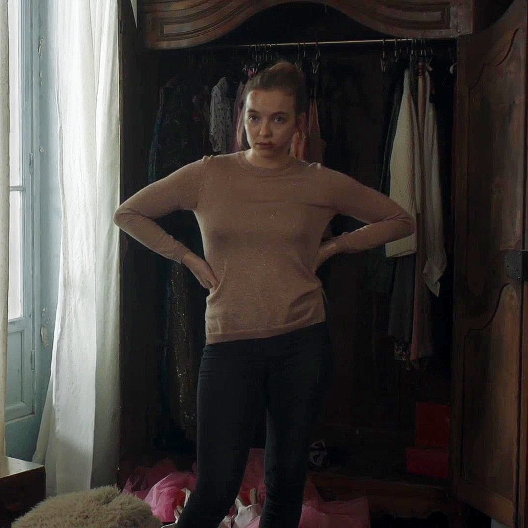 she is literally so small help me