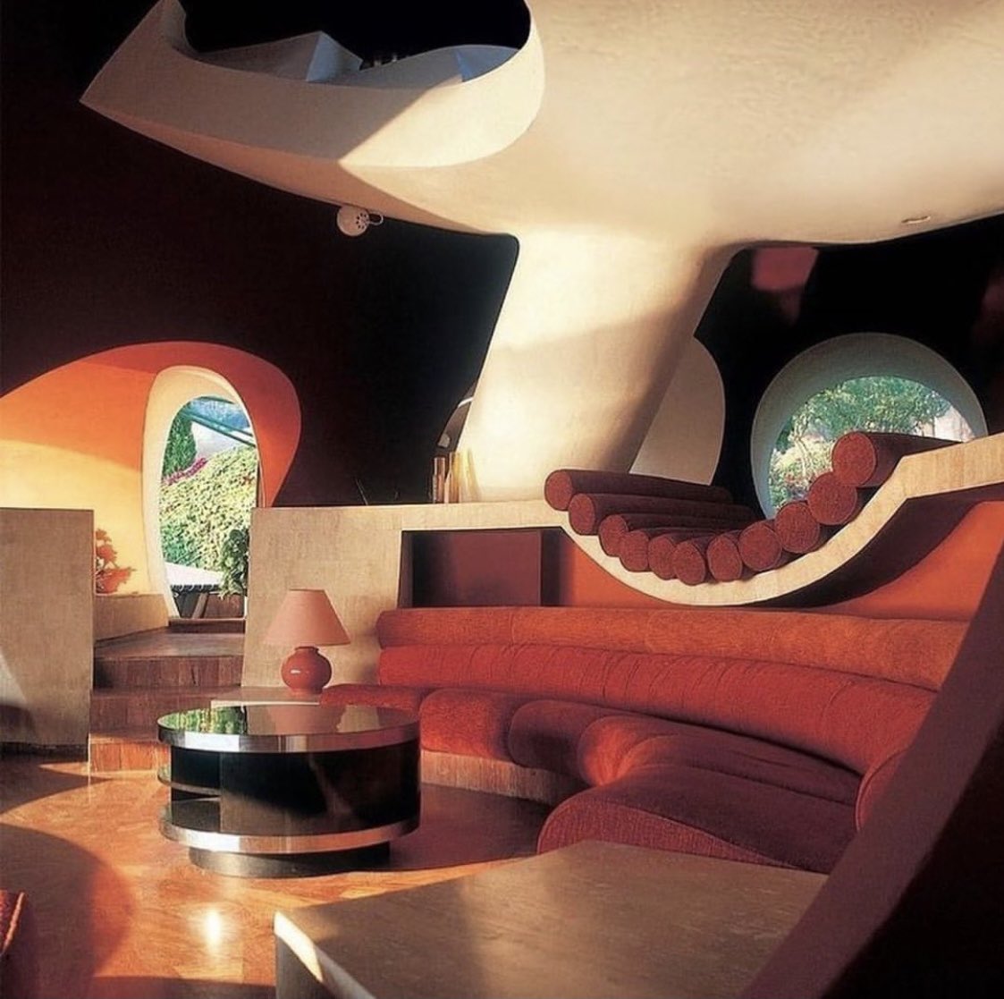 designdocument's tweet image. "Le Palais Bulle" bubble architecture by Pierre Bernard & Antti Lovag (1984)