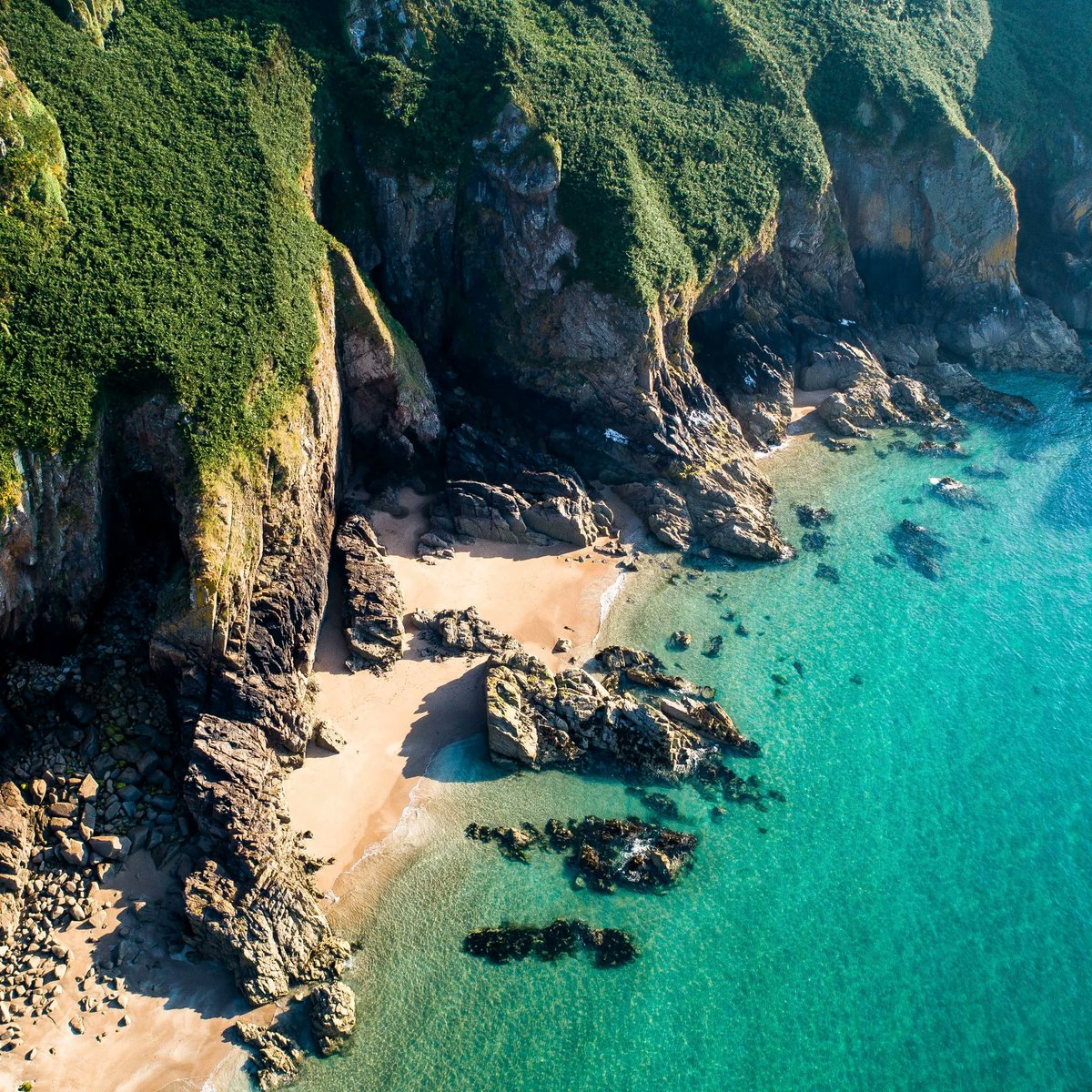 To celebrate the start of #NationalBBQWeek we are proposing this sun-drenched and secluded spot on our beautiful coastline. Any takers? #whyjersey #jerseyforbusinessforlife