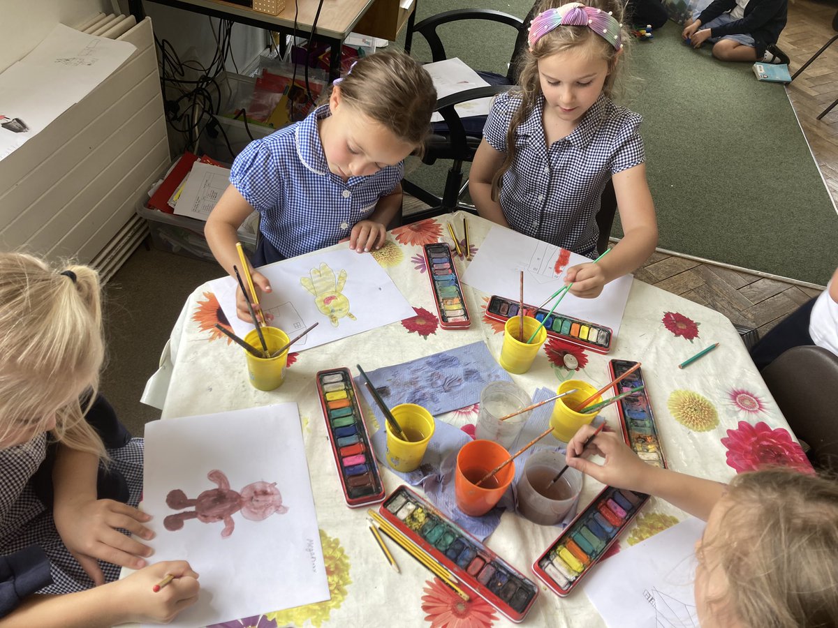 SullyPS's tweet photo. We have been practising our Welsh in #SPSyear2 and have had a real Siop Deganau outside! Children loved reading their new text, painting pictures of Teganau, choosing from our Bocs Cymreig and even playing Welsh pairs! #SPSLLC #SPSWelsh #SPSambitious #SPSoutdoorlearning https://t.co/hx7cuurDrw